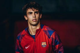 2月全球收入榜：王者稳居榜首，《恋与深空》2.2亿营收排第19